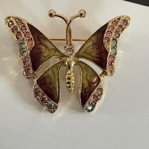 Liz Claiborne Vintage Gold Tone Butterfly Brooch with lavender & Light Blue Gems